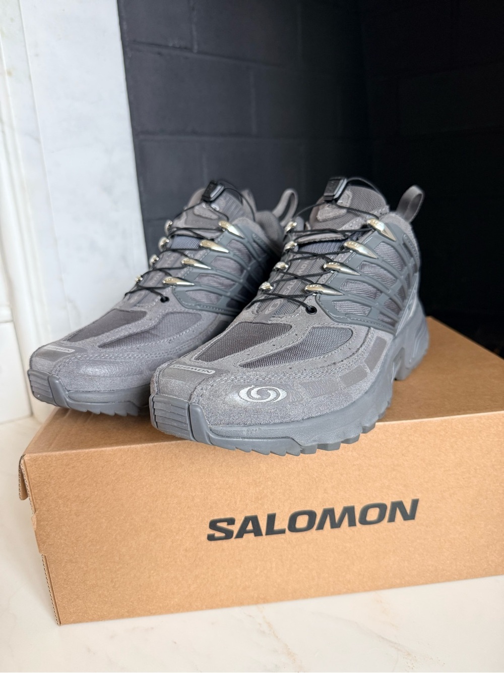 Salomon ACS Pro LTR Sneakers Trail Running Leather Shoes Women / Men
M 8.5 W 9.5
